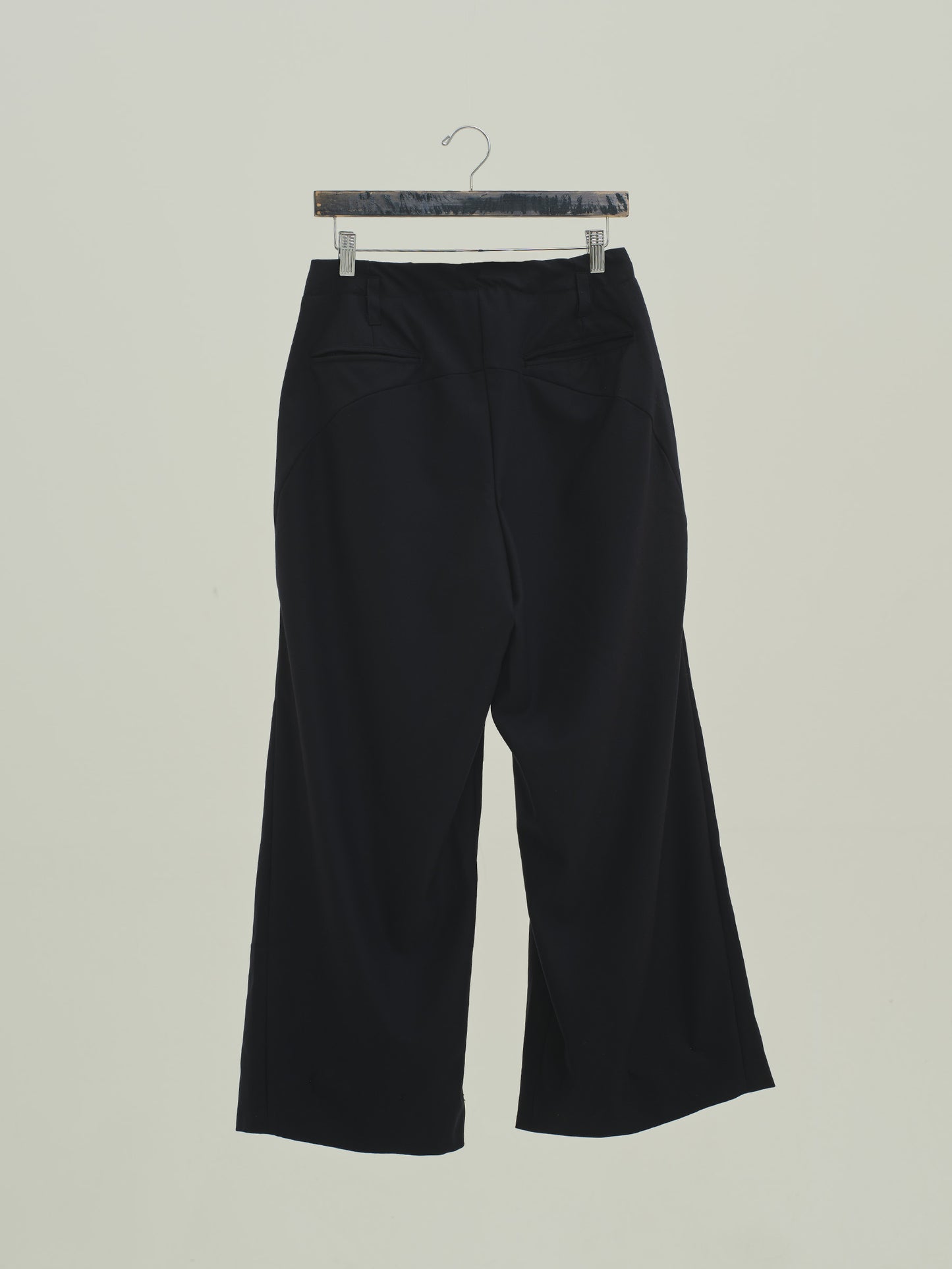 Lint pants